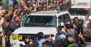 হাদির কবর জিয়ারত: গুলশান থেকে ঢাবির দিকে যাচ্ছেন তারেক রহমান